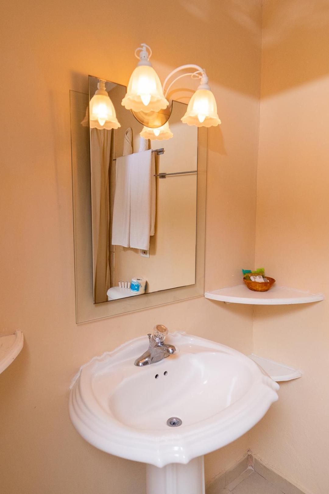 Franklyn D Resort & Spa All Inclusive Ранэвей-Бей Экстерьер фото