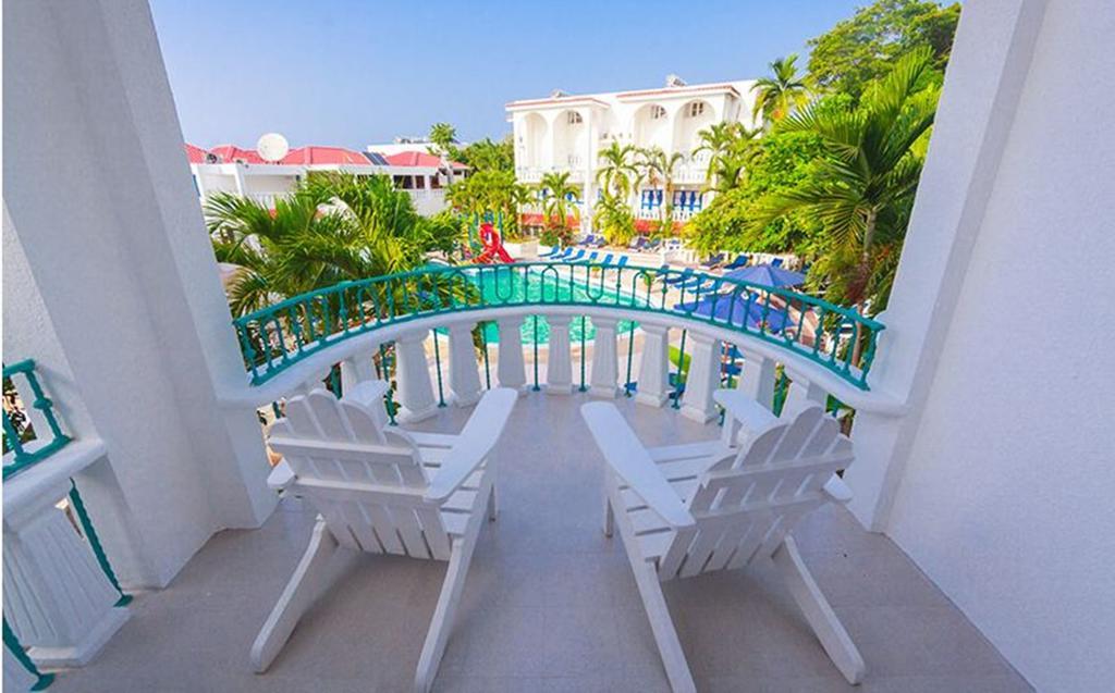 Franklyn D Resort & Spa All Inclusive Ранэвей-Бей Экстерьер фото